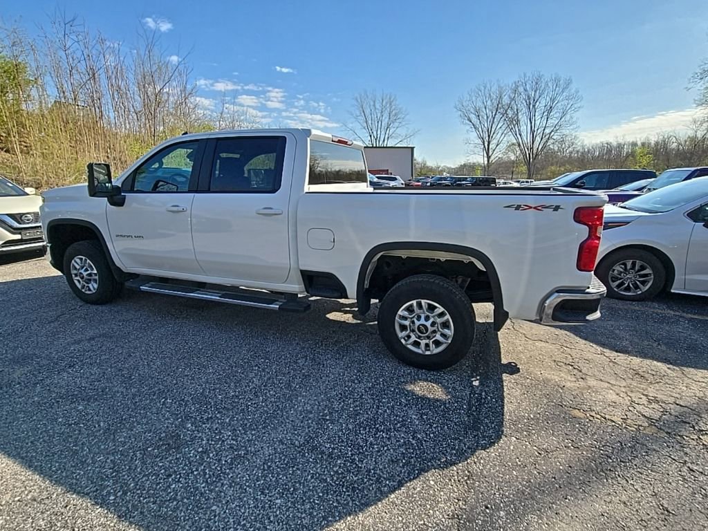 Used 2025 Chevrolet Silverado 2500 LT w/ Convenience Package image 4