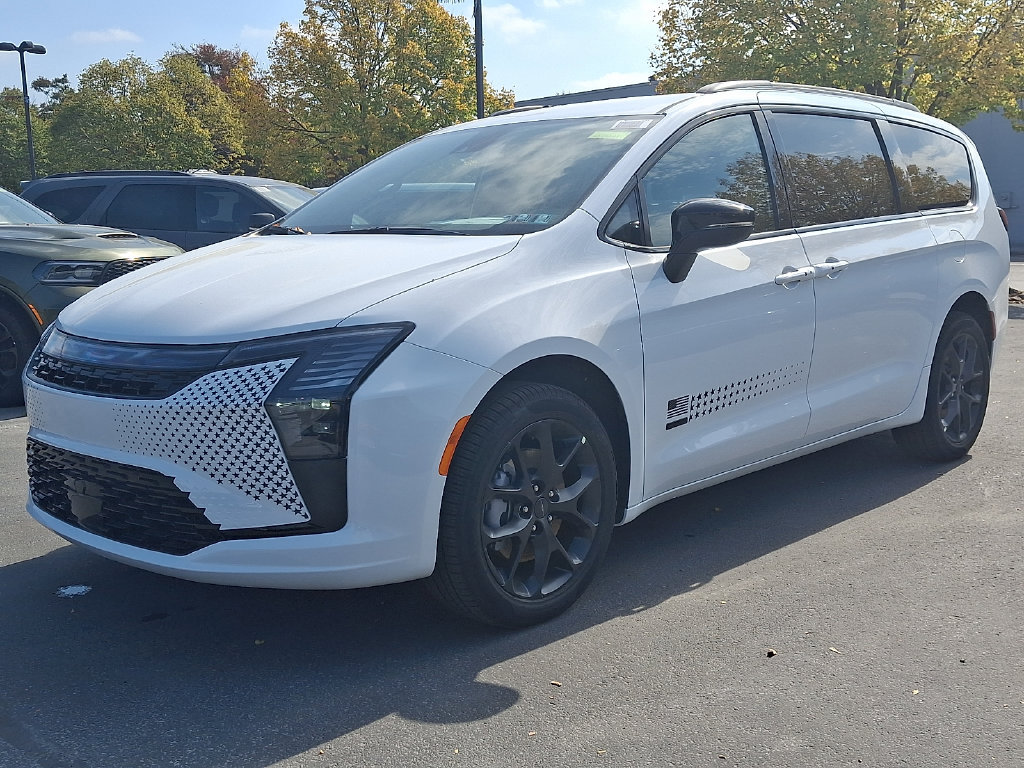 New 2027 Chrysler Pacifica Select AWD/4WD image 2