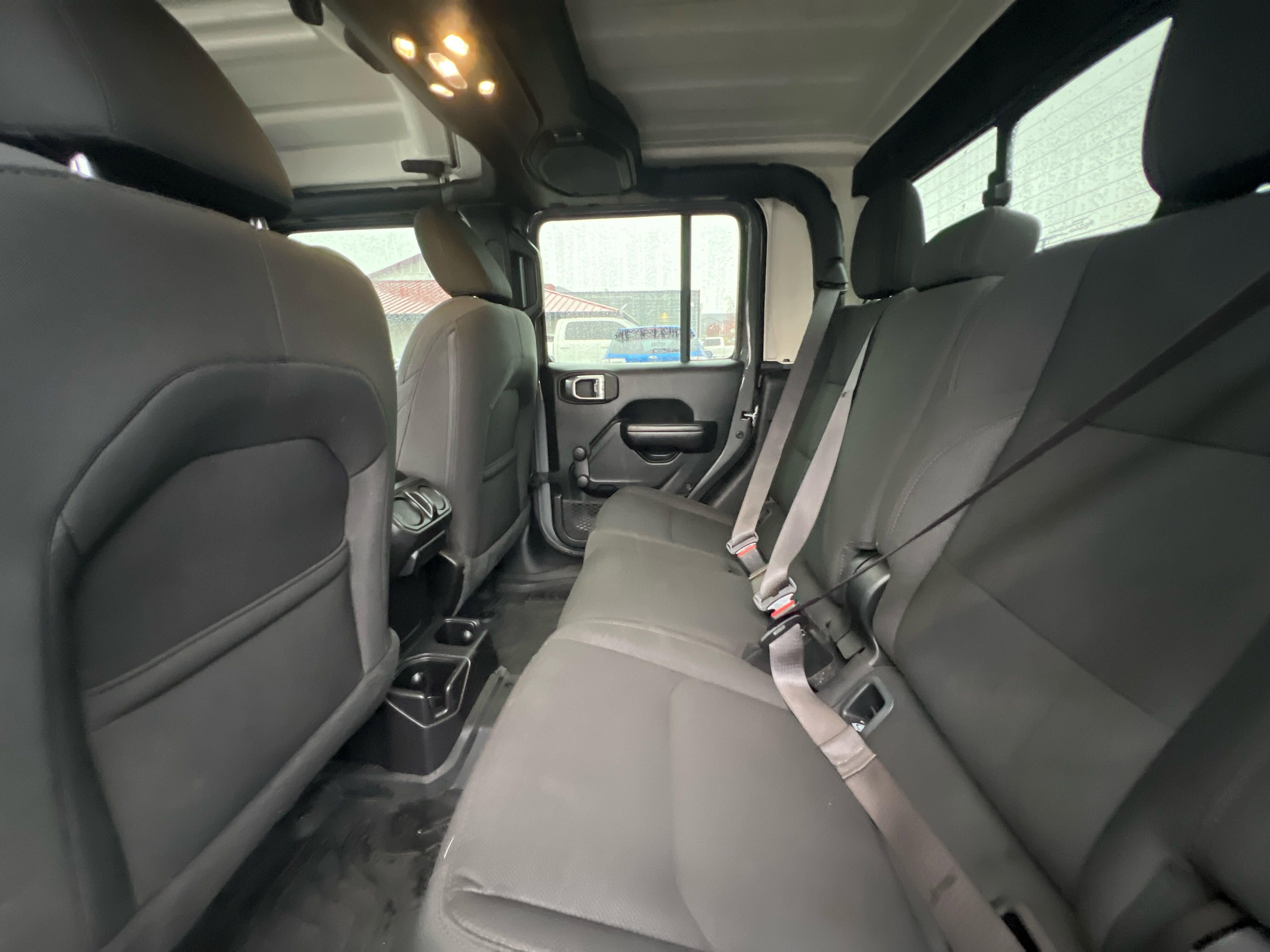 Used 2021 Jeep Gladiator Sport image 23