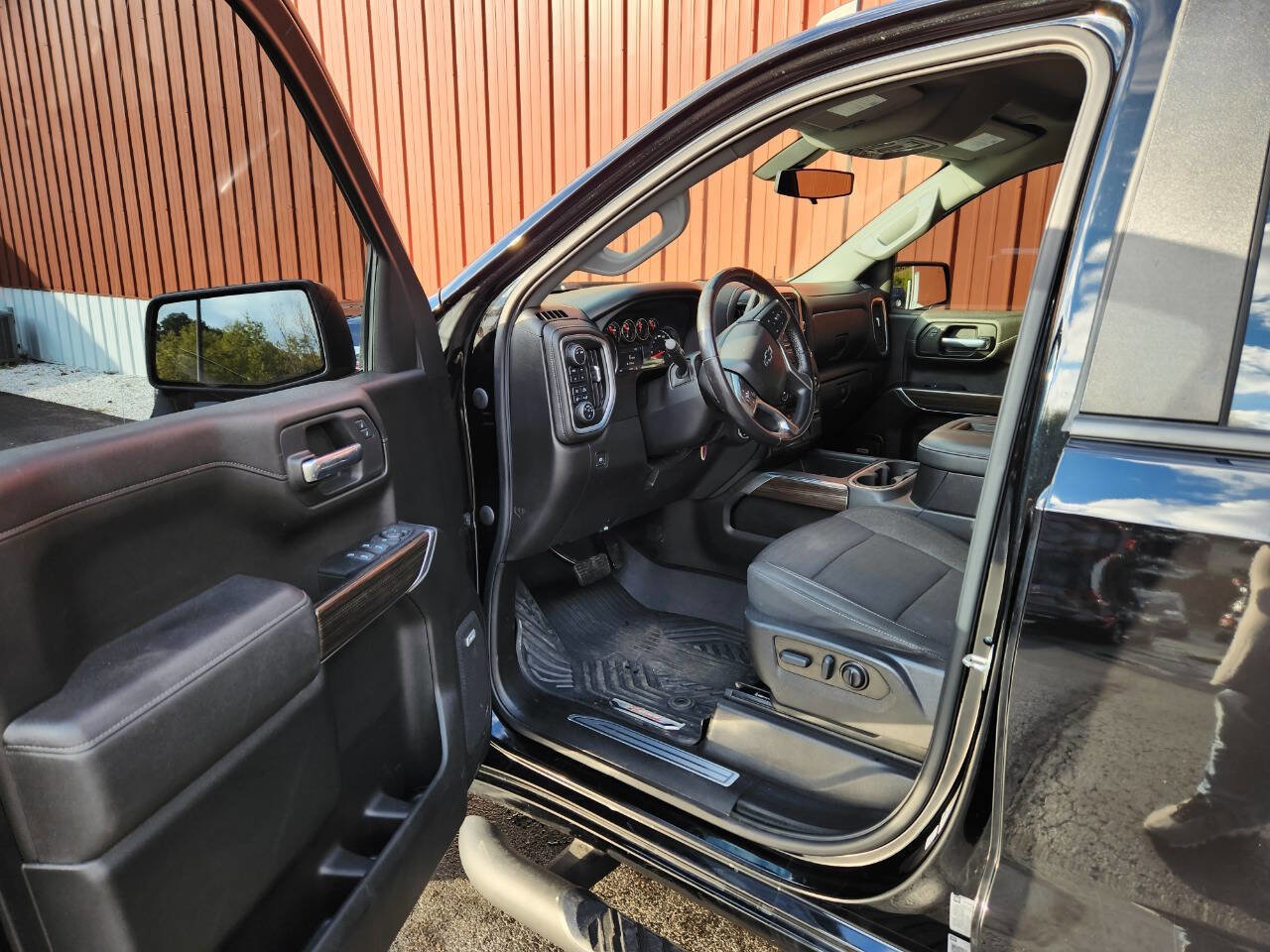 Used 2022 Chevrolet Silverado 1500 LT Trail Boss w/ Convenience Package II image 12