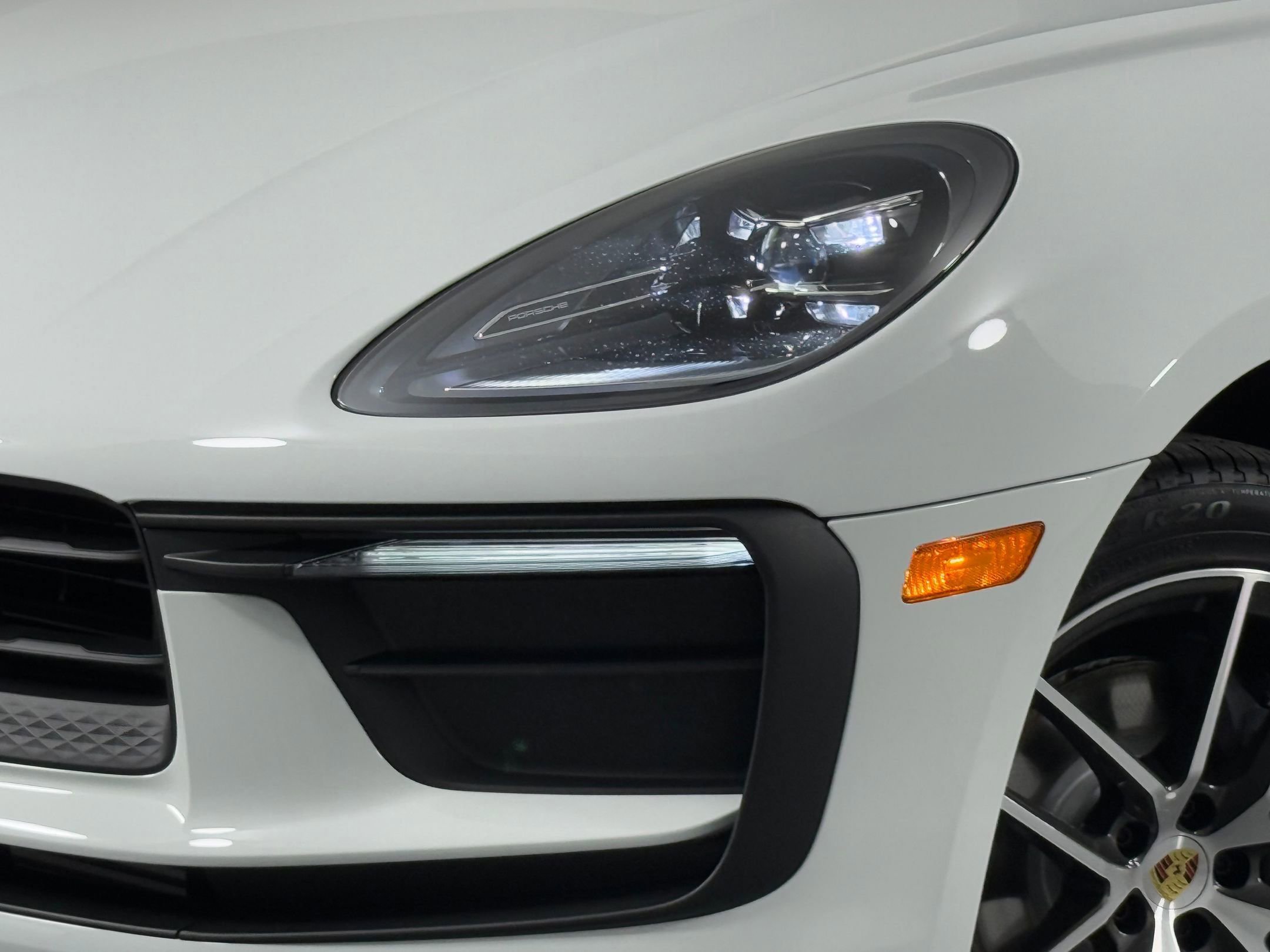 Certified 2026 Porsche Macan AWD/4WD image 11
