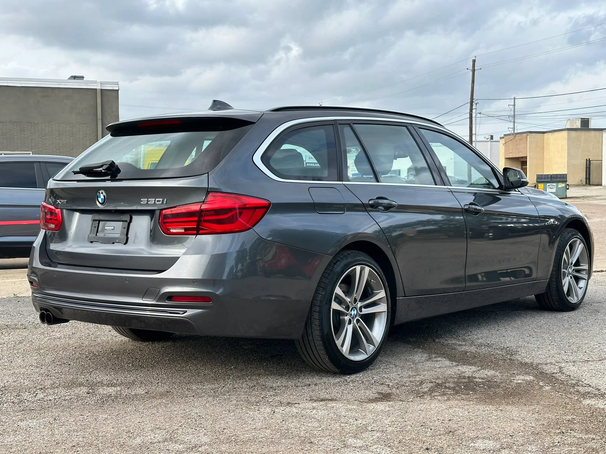 Used 2017 BMW 330i xDrive Wagon AWD/4WD image 7