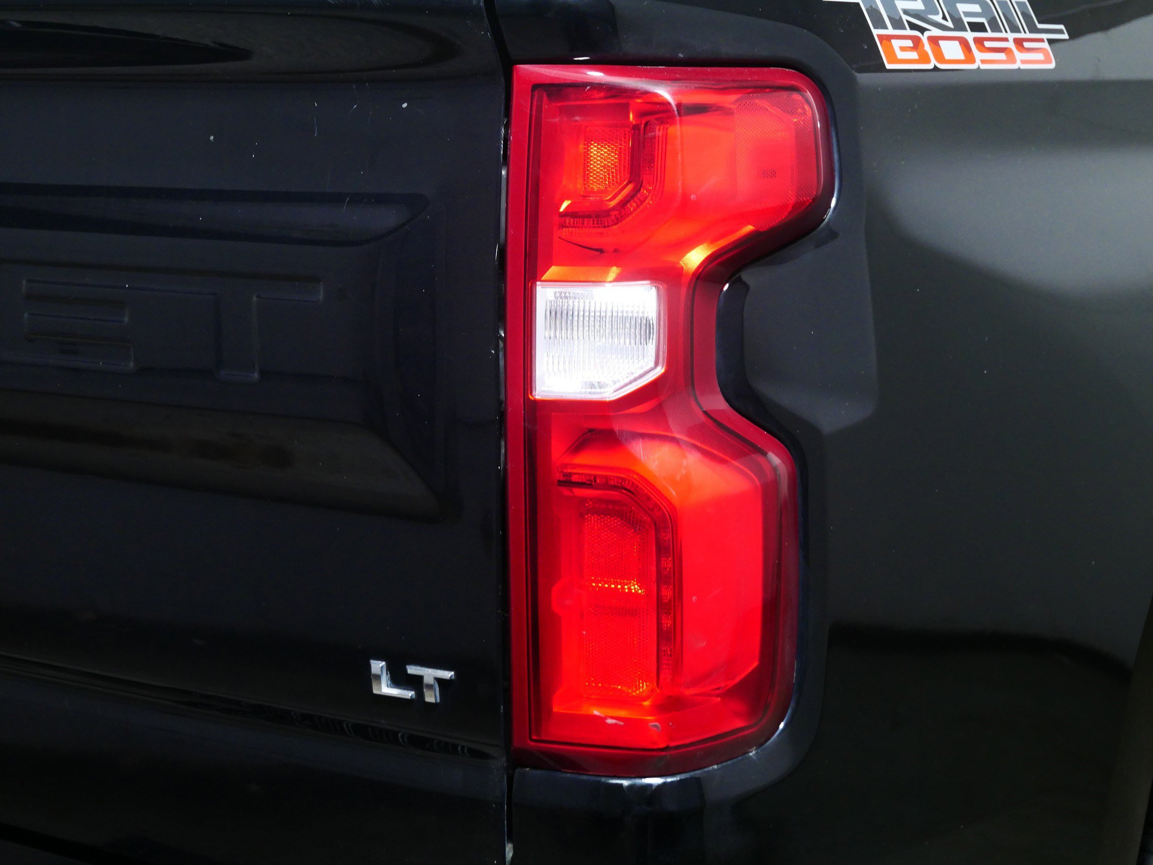 Used 2020 Chevrolet Silverado 1500 LT Trail Boss image 17