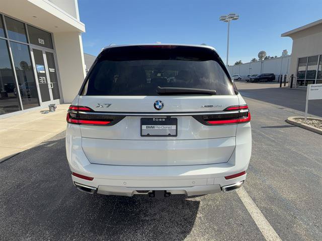 Used 2023 BMW X7 xDrive40i w/ Premium Package AWD/4WD image 4