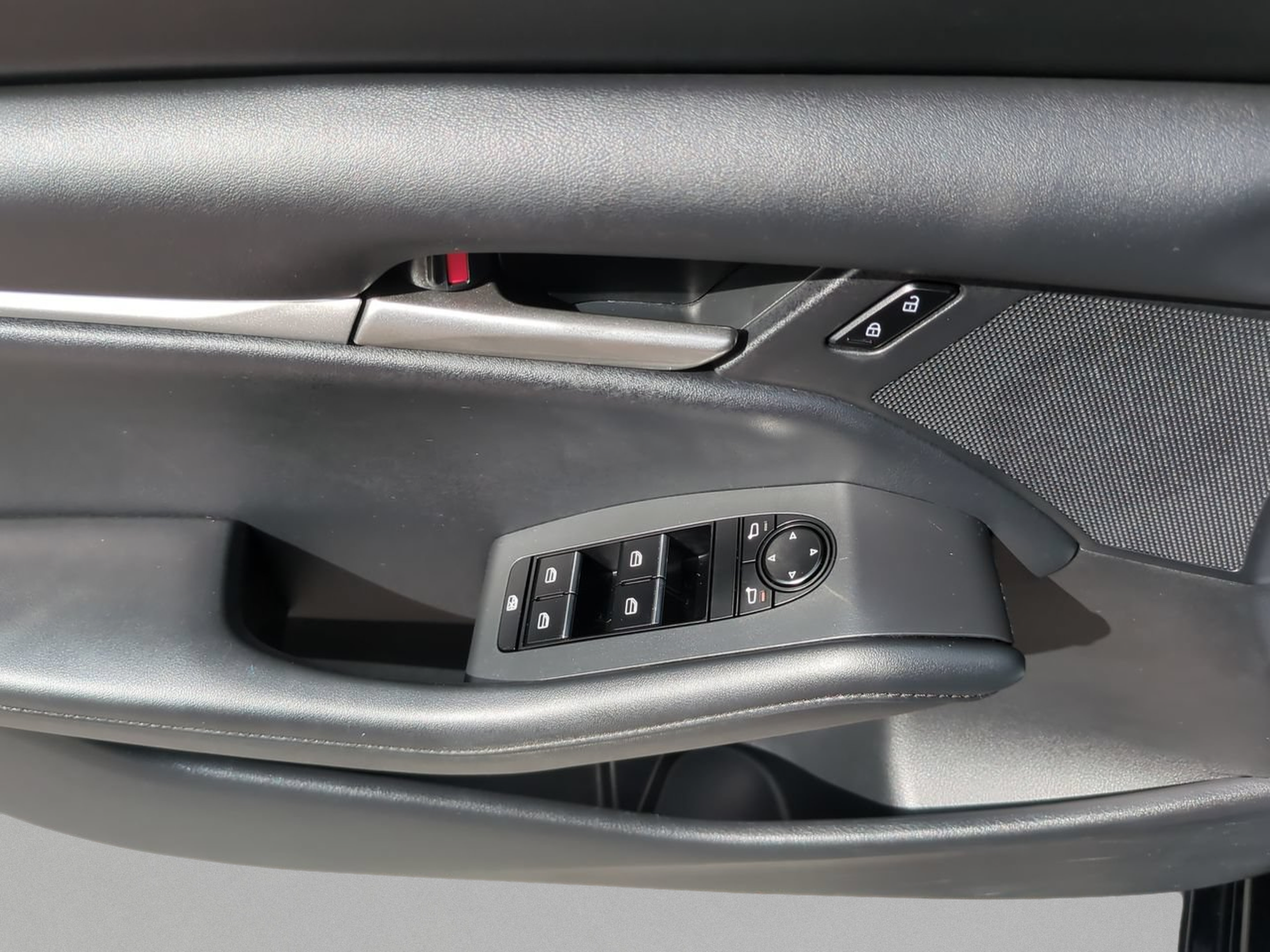 Used 2023 MAZDA MAZDA3 s FWD image 17