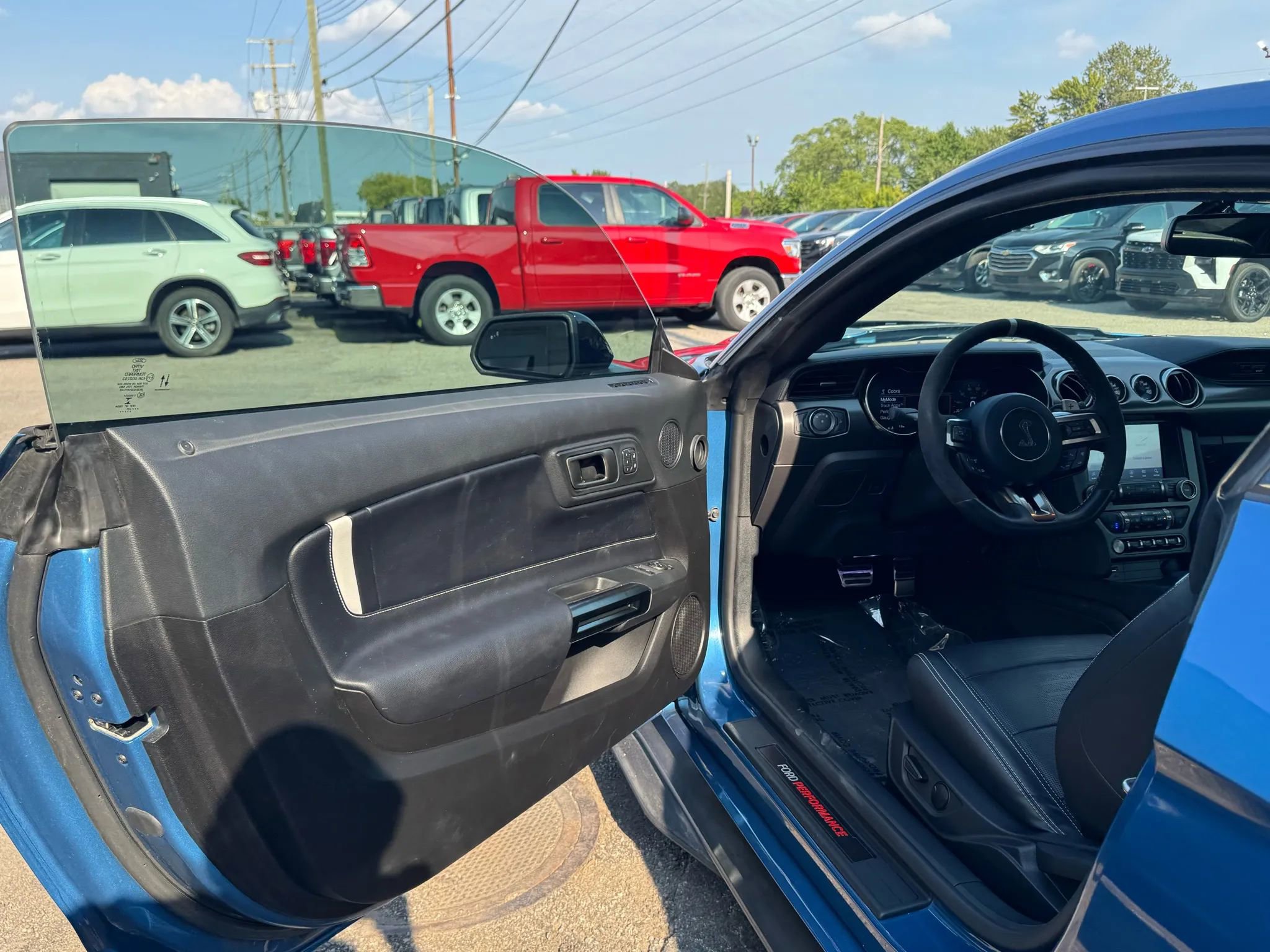 Used 2021 Ford Mustang Shelby GT500 w/ Technology Package image 14