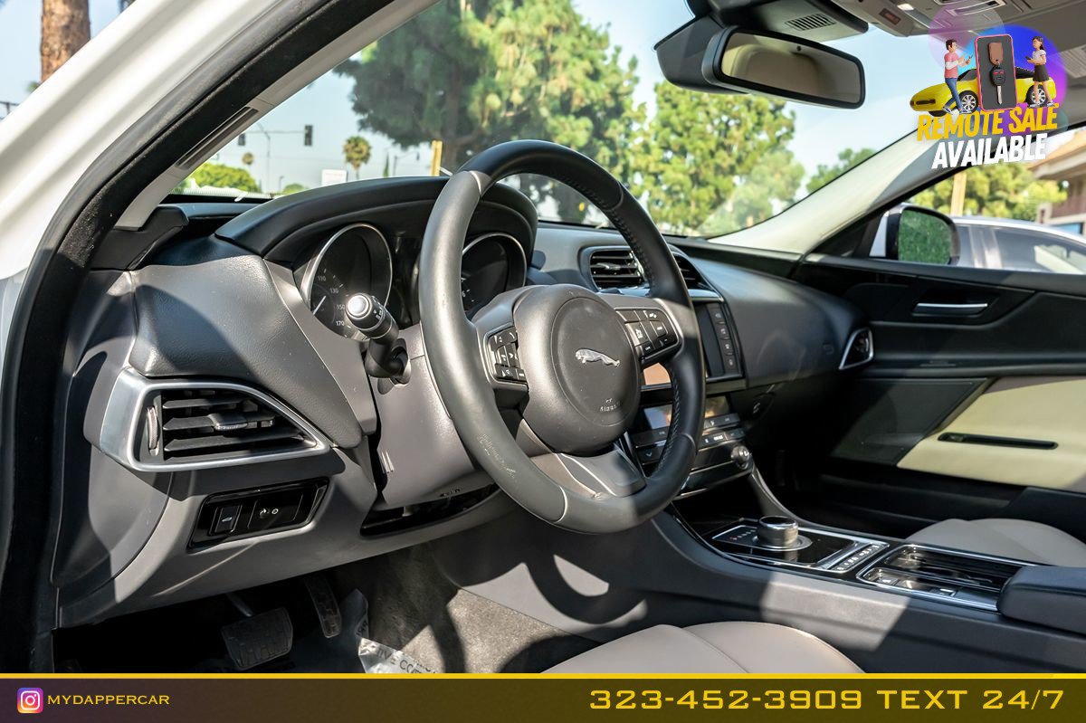 Used 2018 Jaguar XE RWD image 10