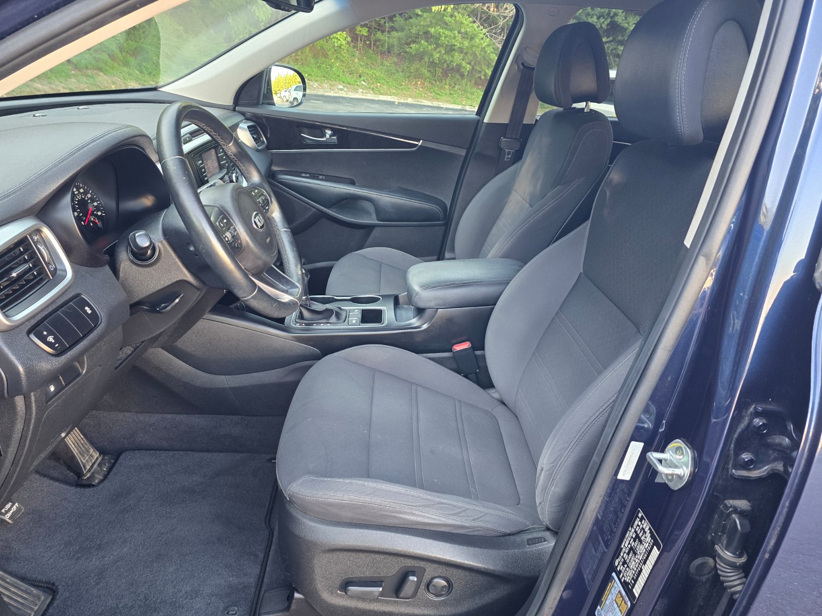 Used 2016 Kia Sorento 2WD LX w/ LX Convenience Package image 11