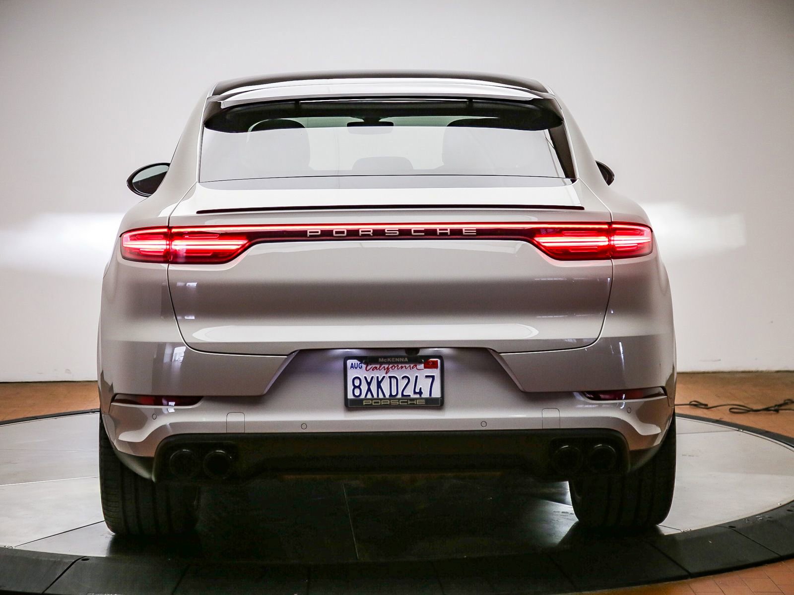 Certified 2022 Porsche Cayenne Platinum Edition AWD/4WD image 6