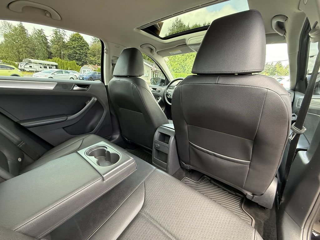 Used 2016 Volkswagen Jetta SE FWD image 14