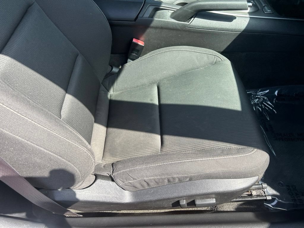 Used 2015 Chevrolet Camaro LT RWD image 28