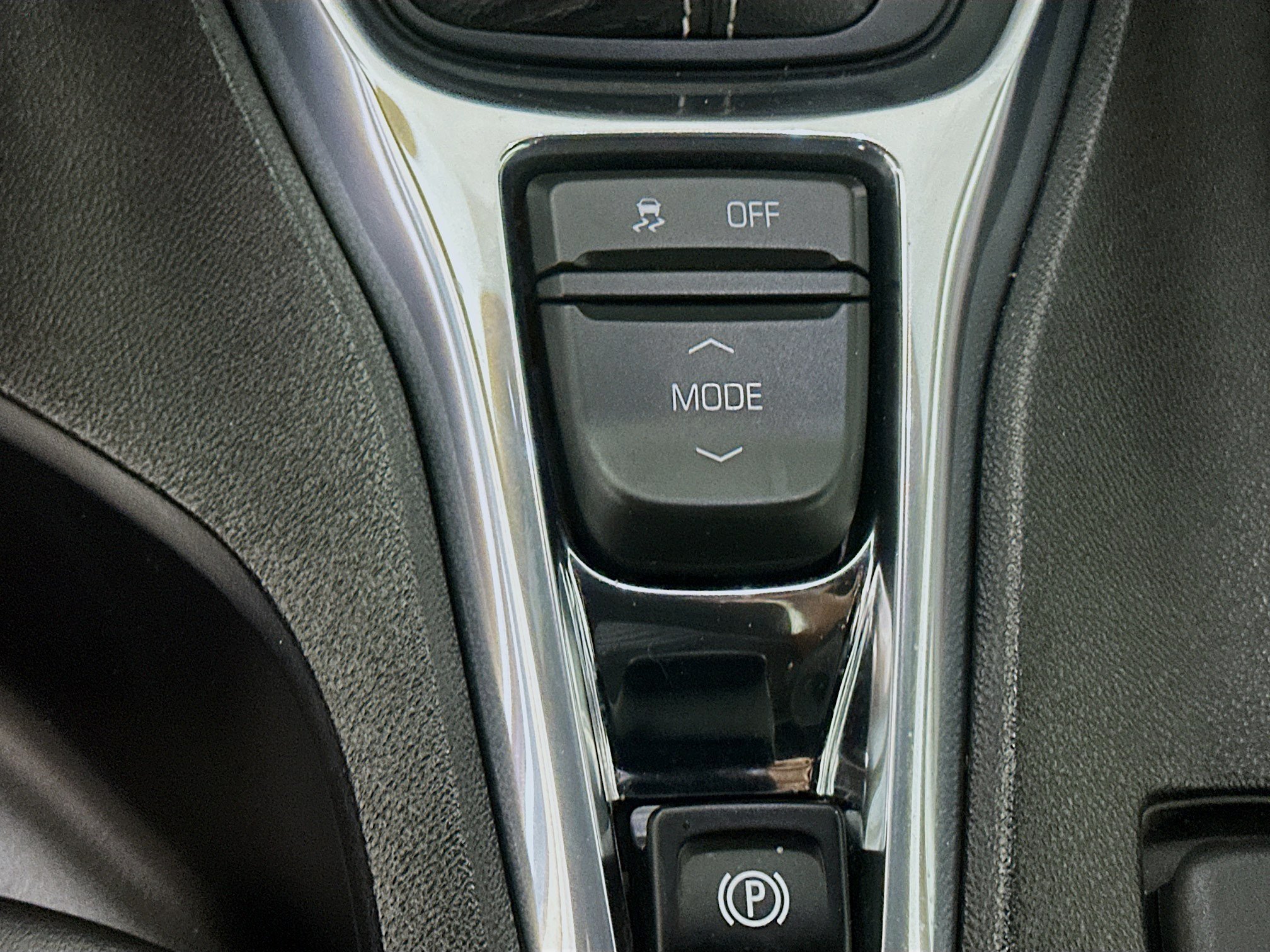 Used 2017 Chevrolet Camaro SS RWD image 25