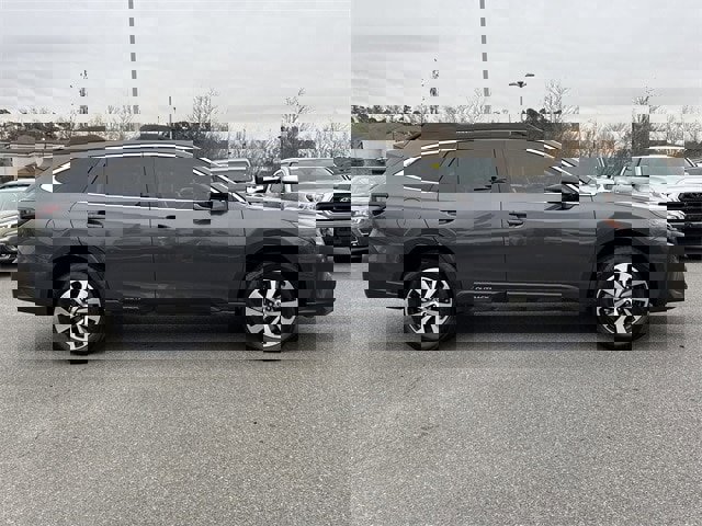 Used 2025 Subaru Outback Premium image 2