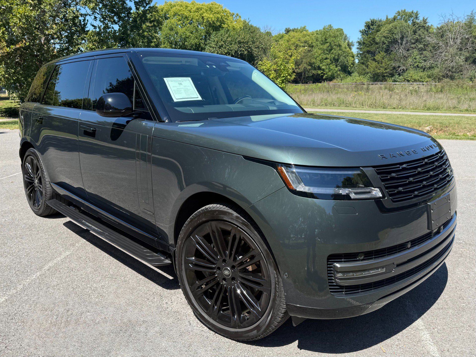 Used 2024 Land Rover Range Rover Long Wheelbase Autobiography image 1