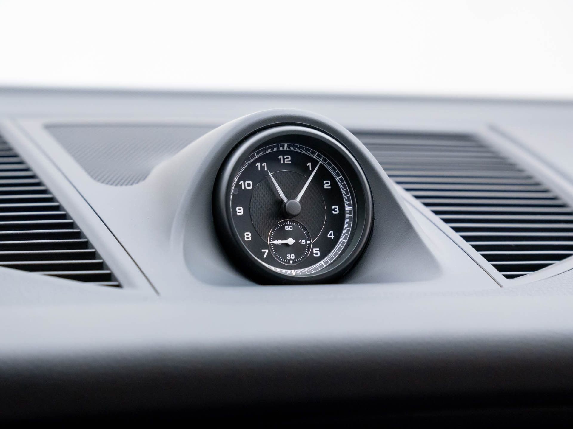 Certified 2025 Porsche Macan image 23