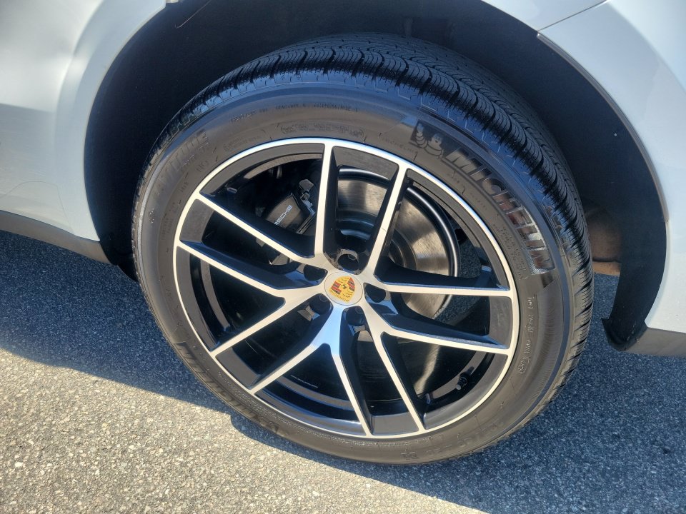 Used 2023 Porsche Macan AWD/4WD image 22