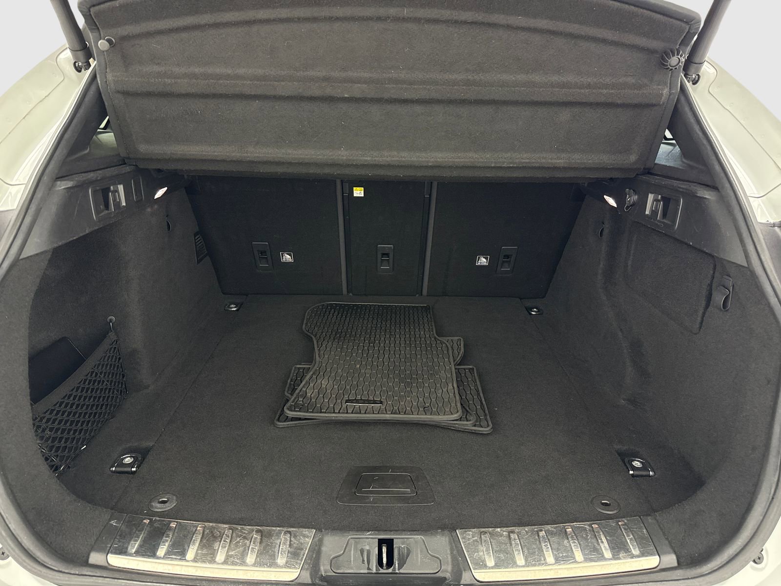 Used 2020 Jaguar F-PACE Prestige image 45