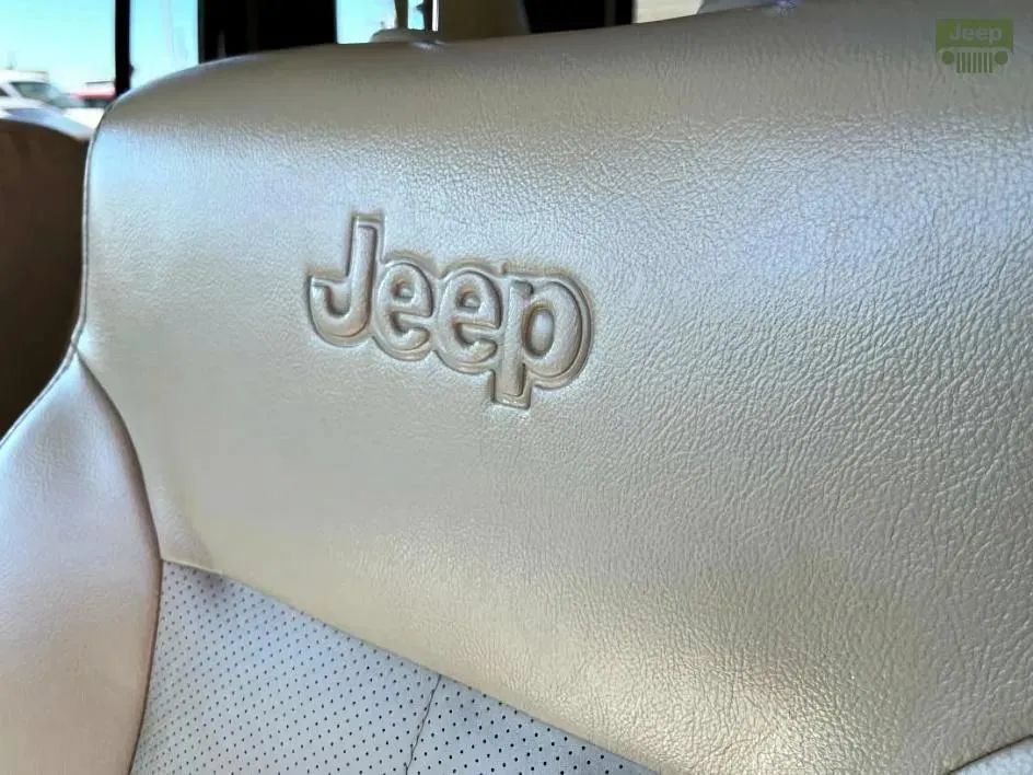Used 2010 Jeep Liberty Limited w/ Tire & Wheel Group AWD/4WD image 26
