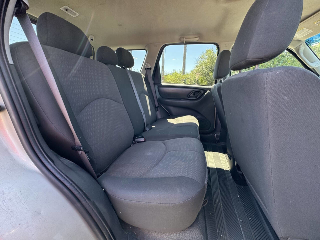 Used 2006 MAZDA Tribute I image 17