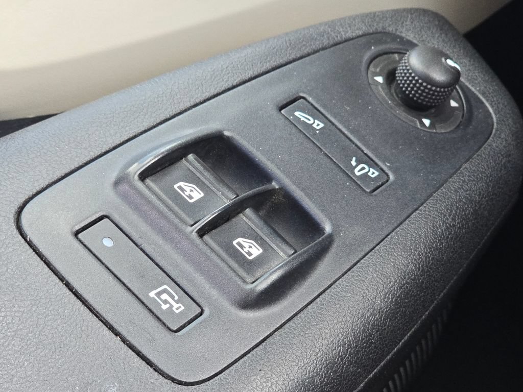 Used 2018 RAM ProMaster 3500 w/ Premium Appearance Group FWD image 19