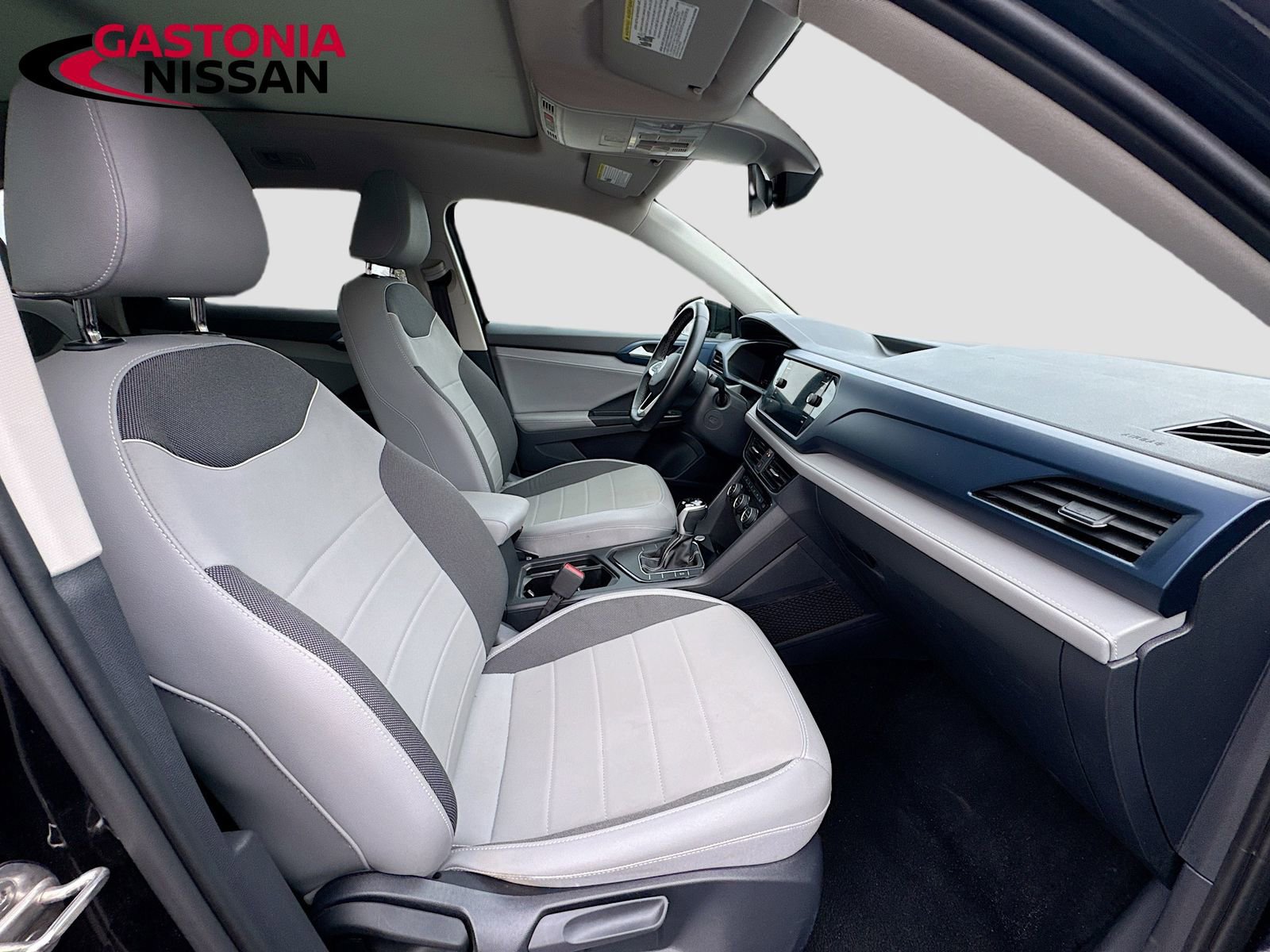 Used 2024 Volkswagen Taos SE image 37