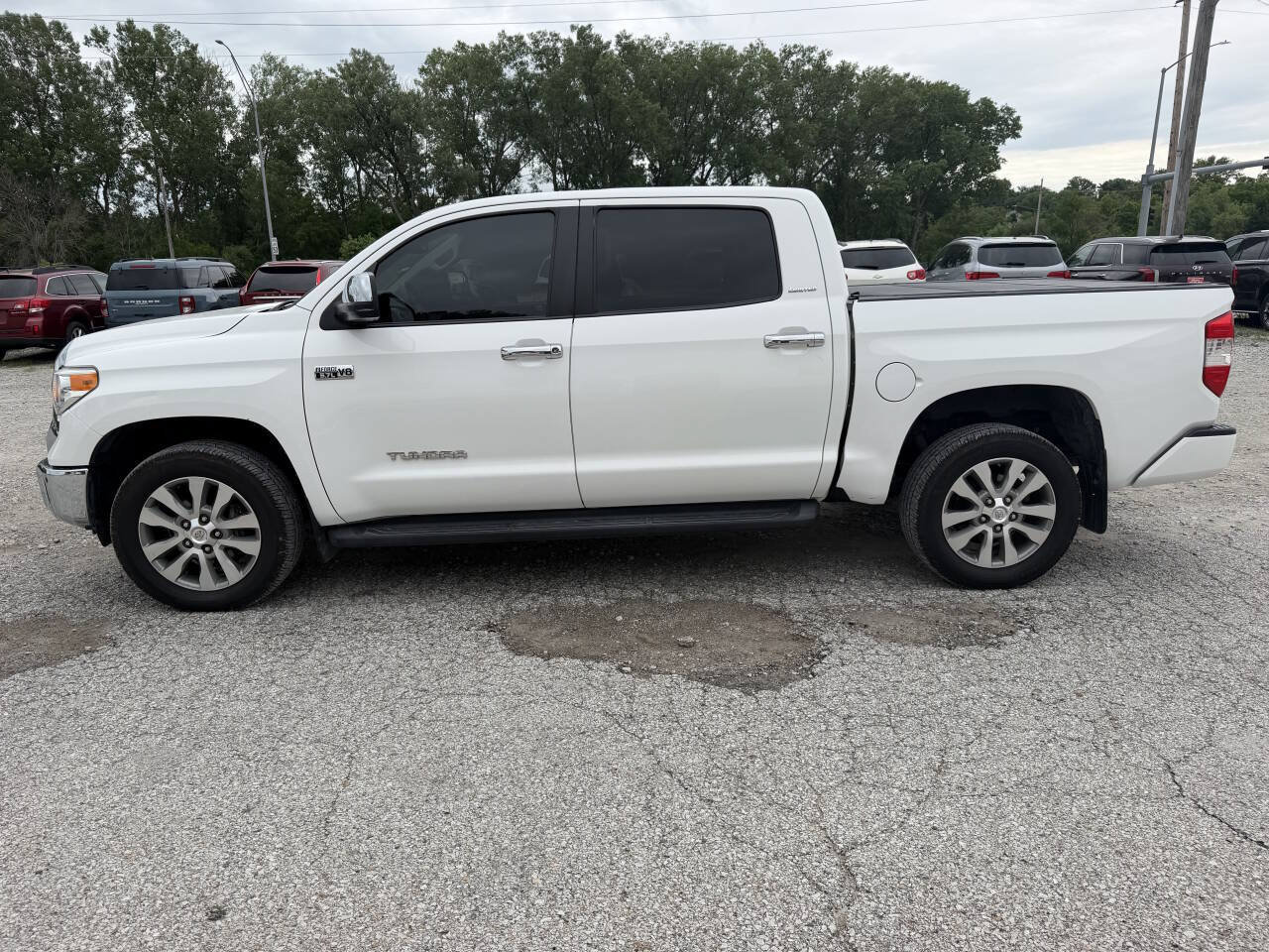 Used 2016 Toyota Tundra Limited w/ Limited Premium Package AWD/4WD image 6