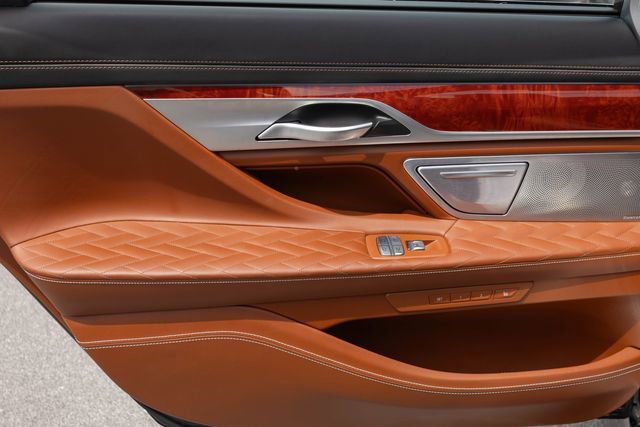 Used 2021 BMW ALPINA B7 xDrive w/ Luxury Rear Seating Package AWD/4WD image 16