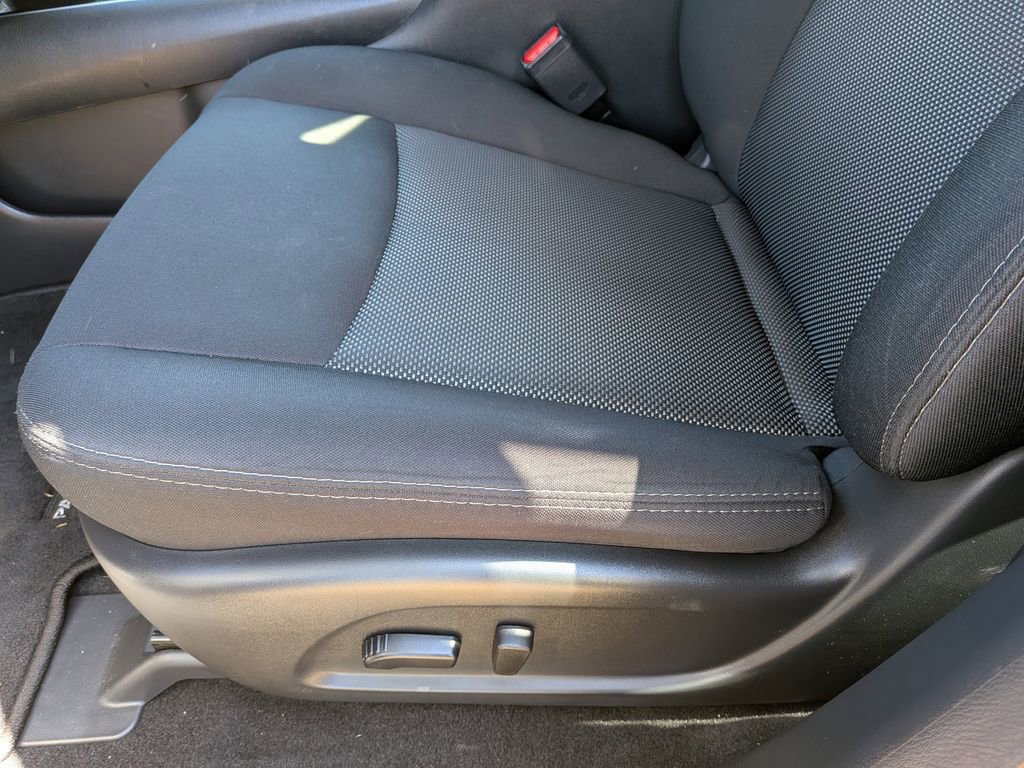 Used 2020 Nissan Pathfinder SV FWD image 21