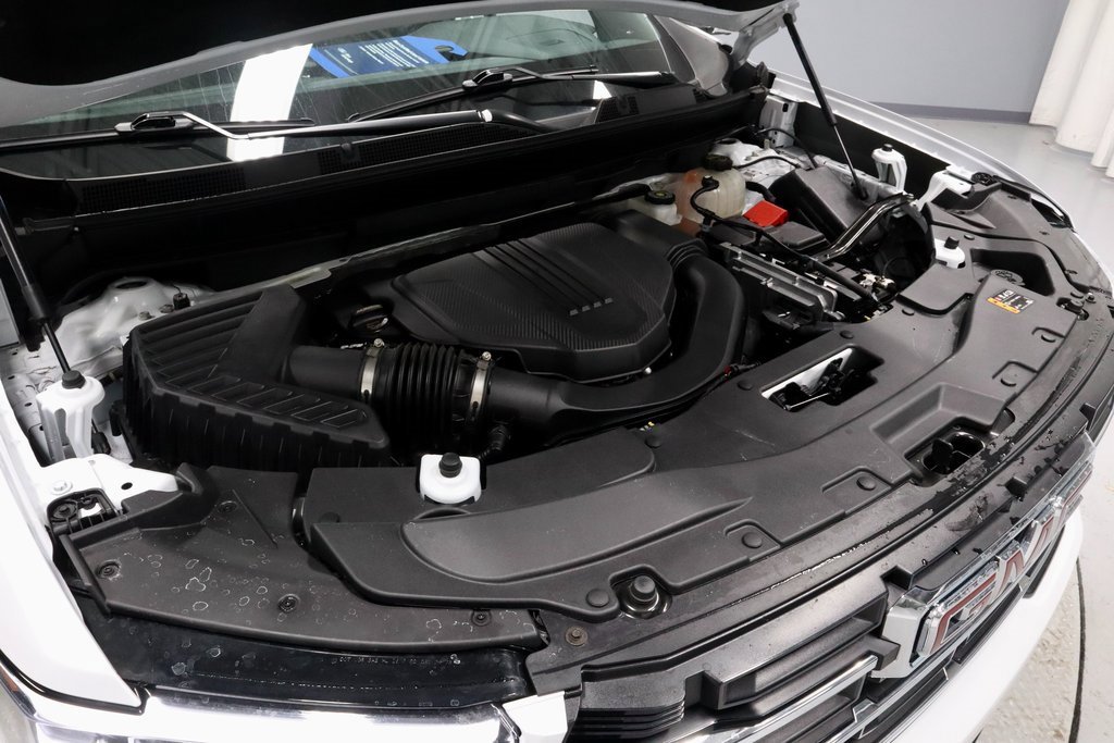 Used 2025 GMC Acadia Elevation image 16