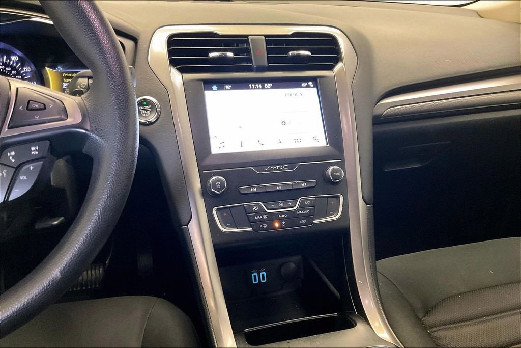Used 2019 Ford Fusion SE image 5