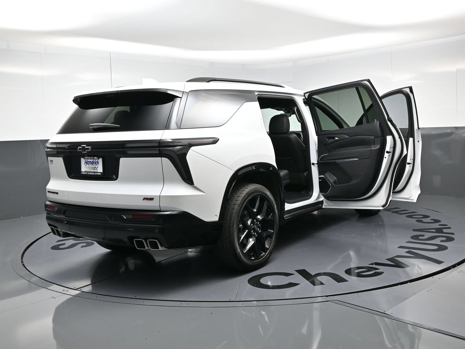 Used 2025 Chevrolet Traverse RS w/ LPO, Floor Liner Package FWD image 27