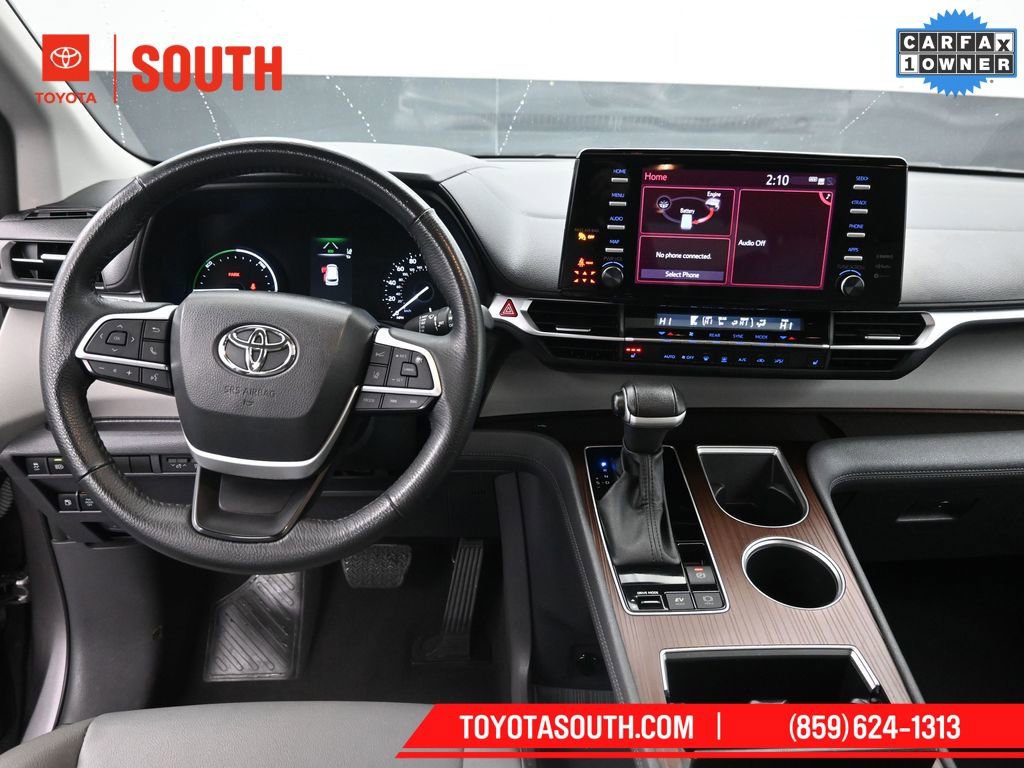 Used 2023 Toyota Sienna XLE image 11