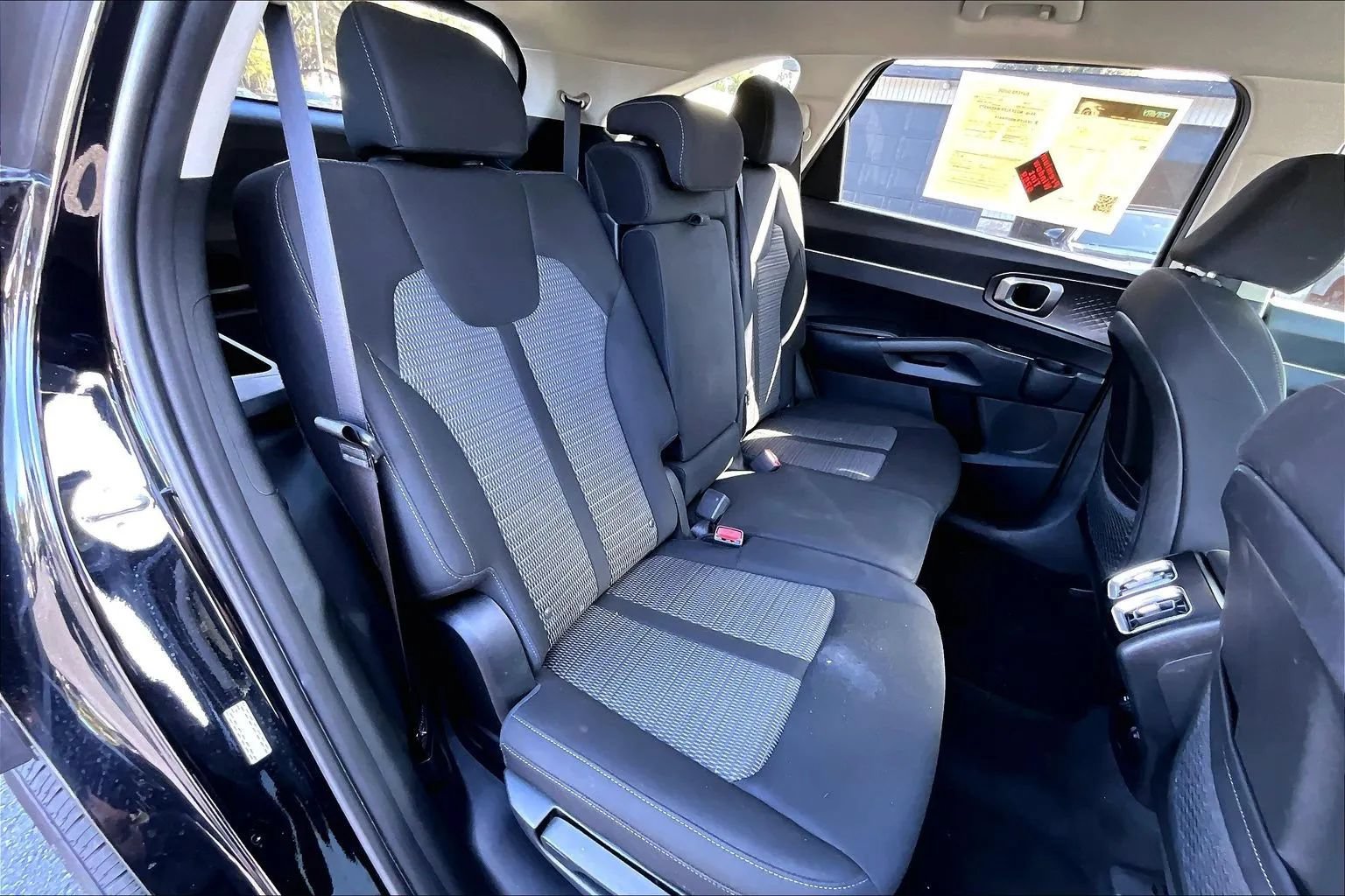 Used 2023 Kia Sorento LX FWD image 28