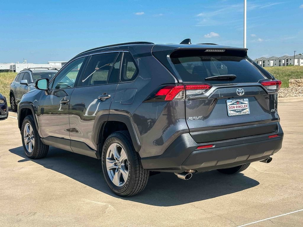 Used 2025 Toyota RAV4 XLE image 5
