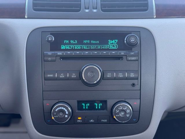 Used 2008 Buick Lucerne CXS image 19