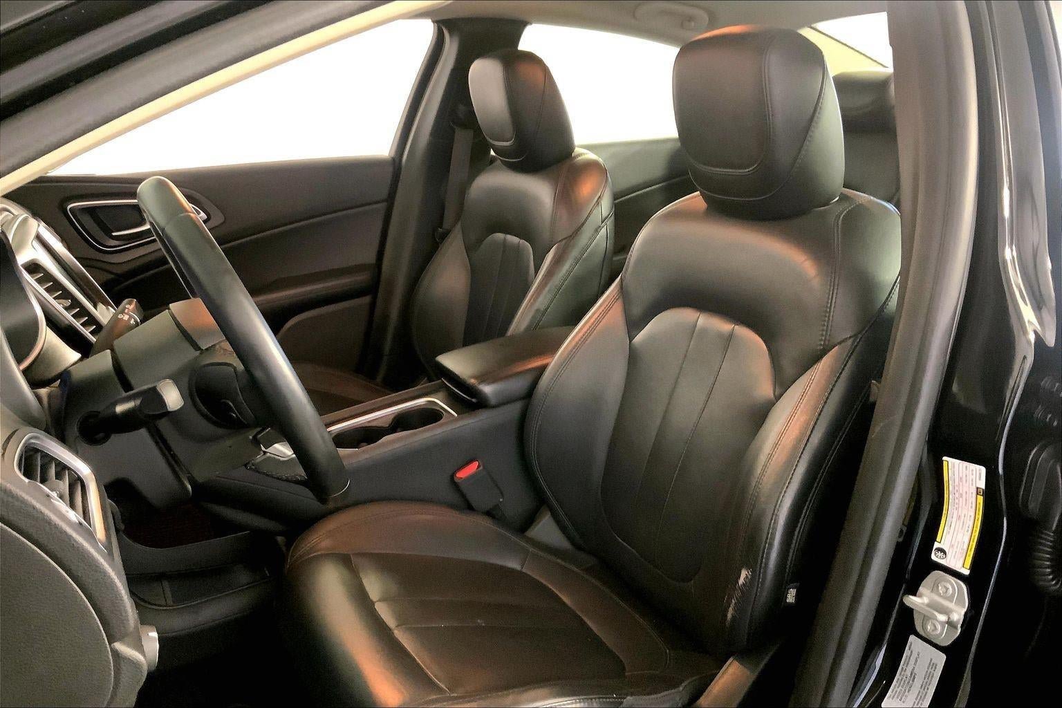 Used 2017 Chrysler 200 Limited Platinum w/ Mopar Interior Package FWD image 22