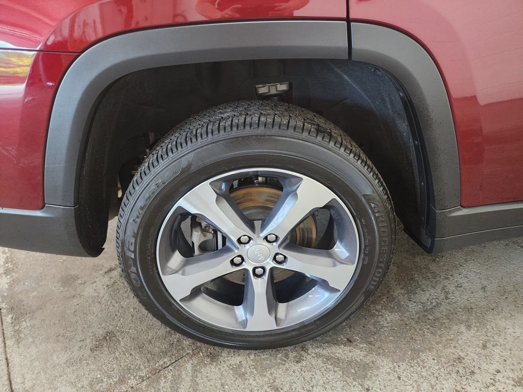 Used 2024 Jeep Grand Cherokee L Limited AWD/4WD image 42