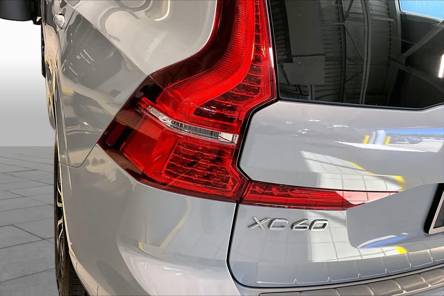 Used 2024 Volvo XC60 B5 Core w/ Climate Package AWD/4WD image 27