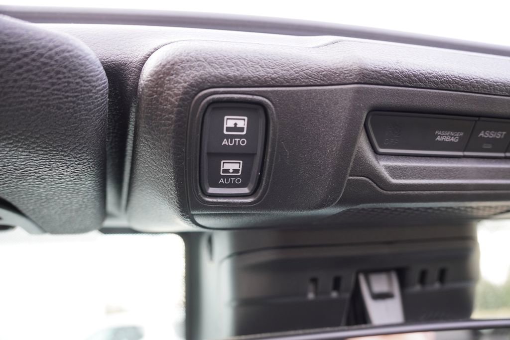 Certified 2025 Jeep Wrangler Unlimited Sahara w/ Safety Group image 25