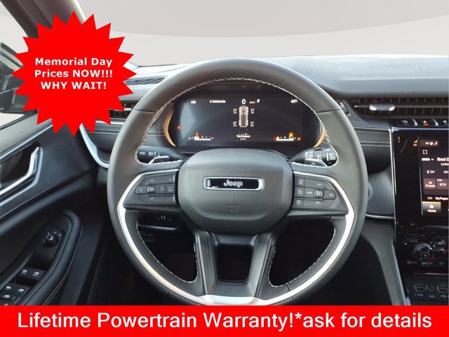 New 2025 Jeep Grand Cherokee Altitude AWD/4WD image 11