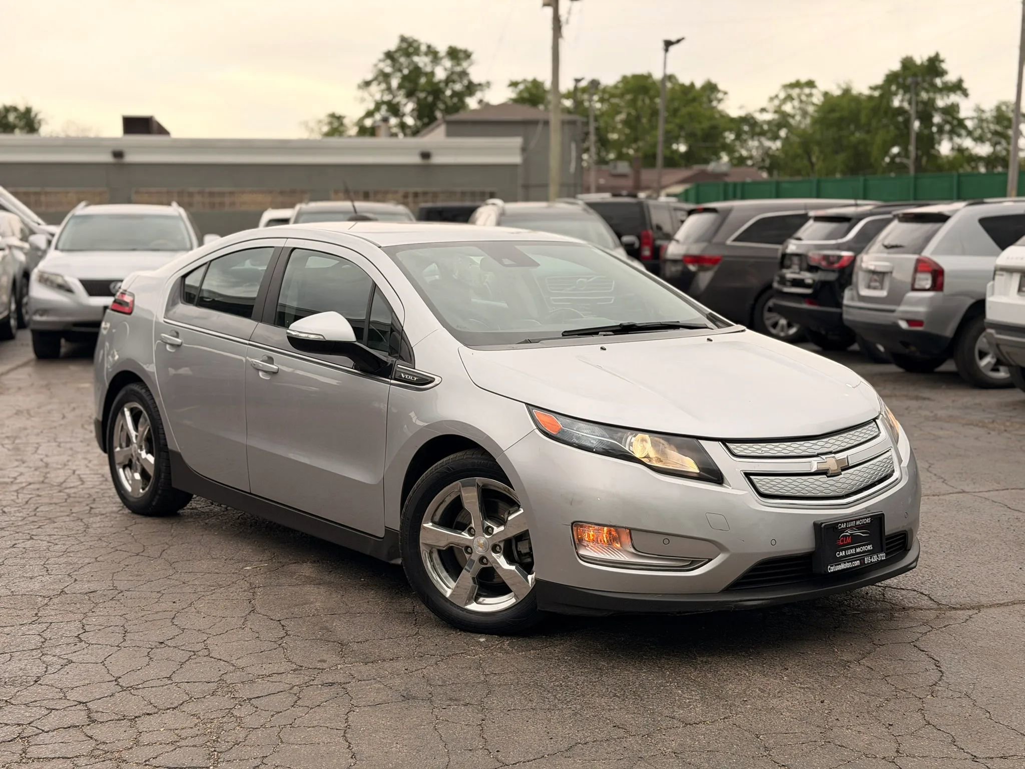 Used 2015 Chevrolet Volt Premium w/ Premium Trim Package FWD image 3