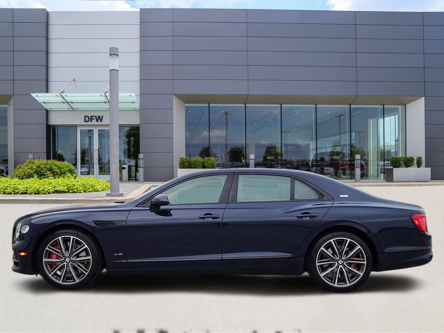 Used 2021 Bentley Flying Spur W12 image 3
