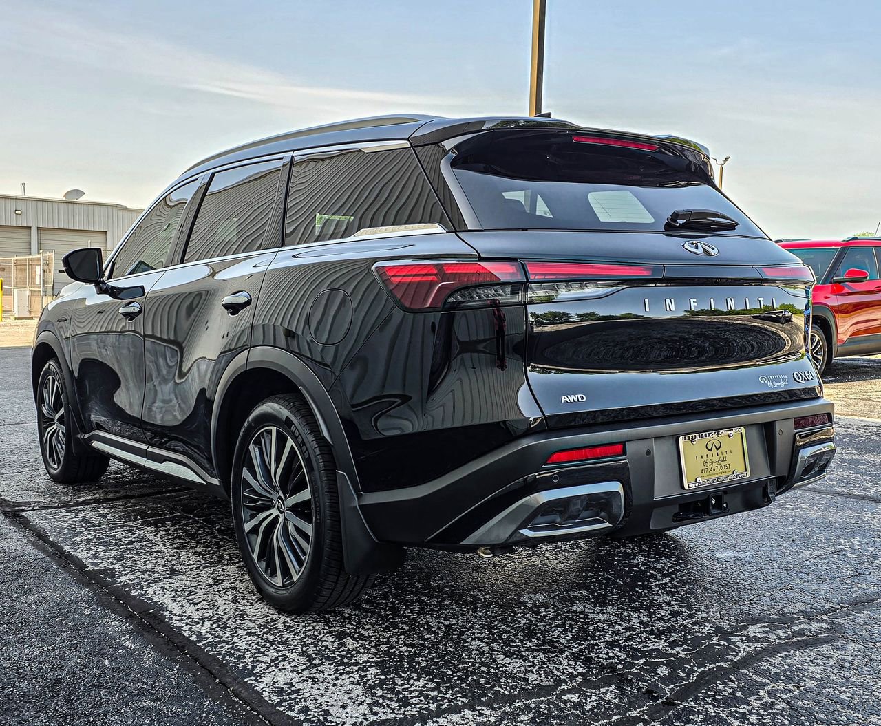 Used 2025 INFINITI QX60 Sensory w/ Vision Package AWD/4WD image 4