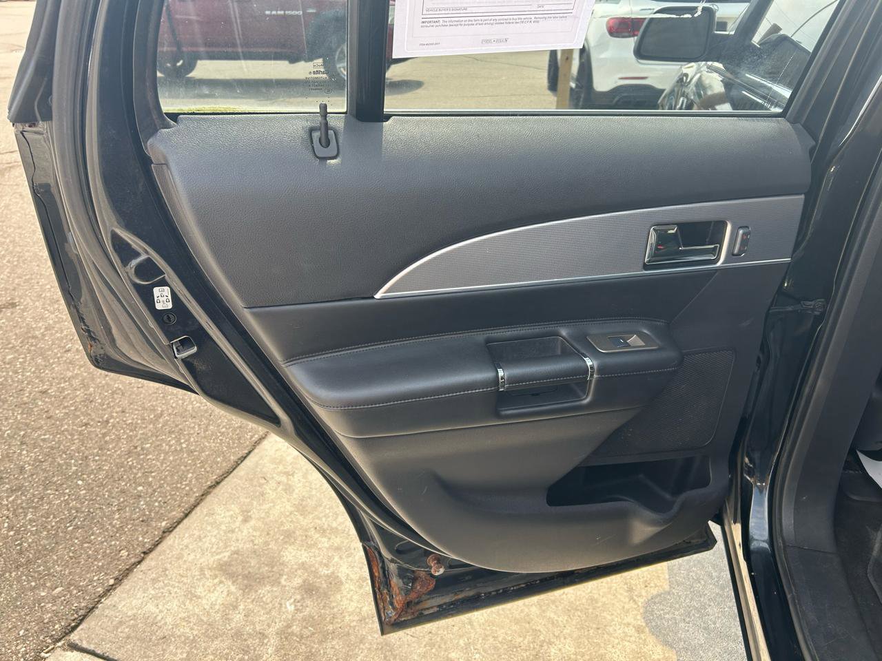 Used 2011 Lincoln MKX AWD w/ Sight & Sound Pkg image 13