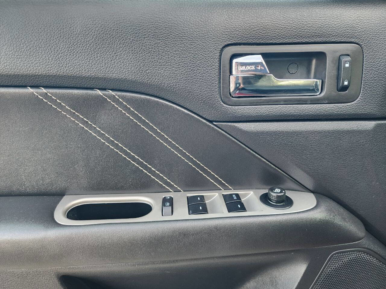 Used 2010 Ford Fusion Sport FWD image 28