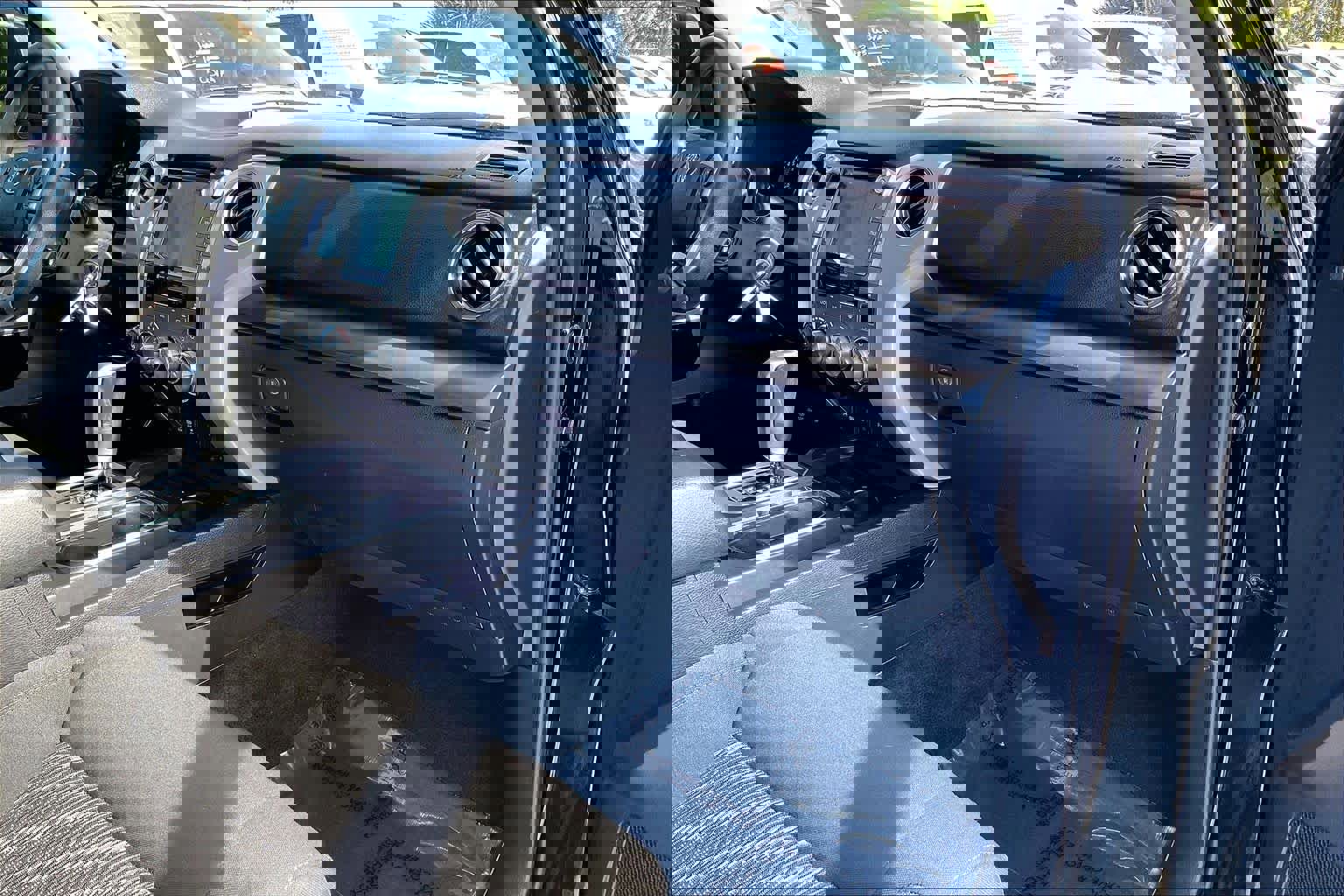 Used 2021 Toyota Tundra SR5 w/ Trail Edition image 15