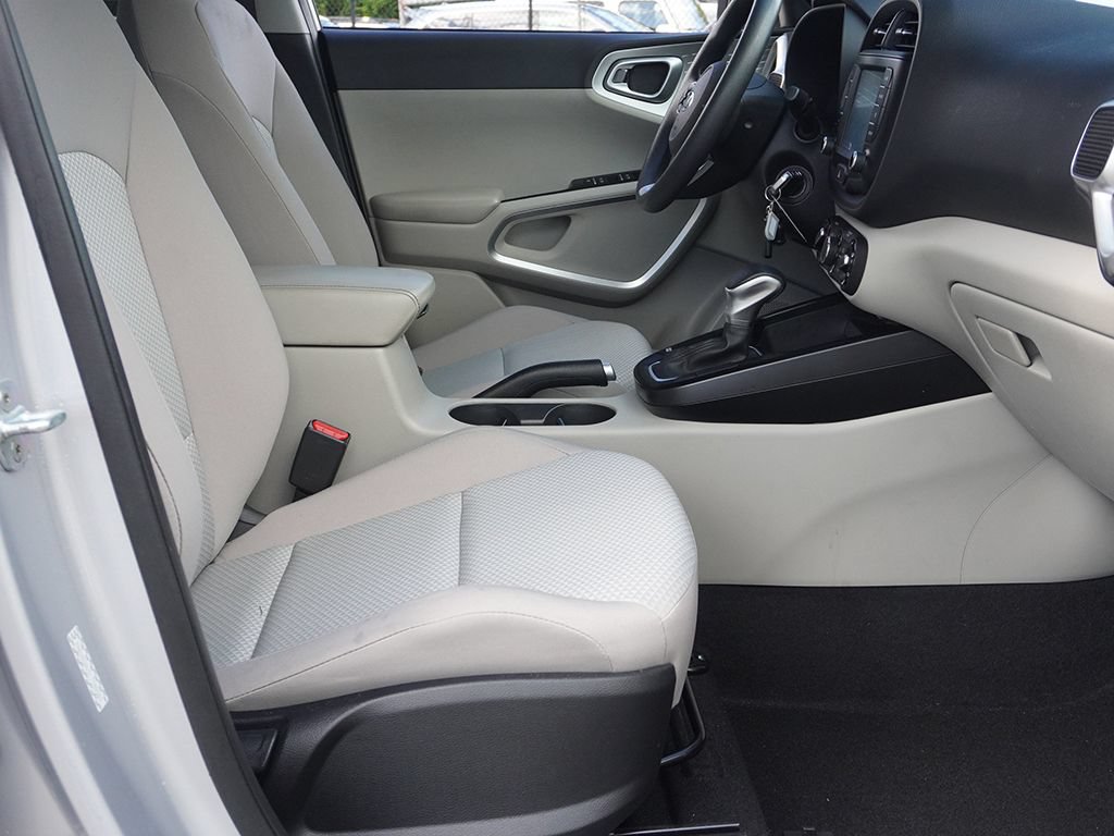 Used 2020 Kia Soul LX FWD image 25