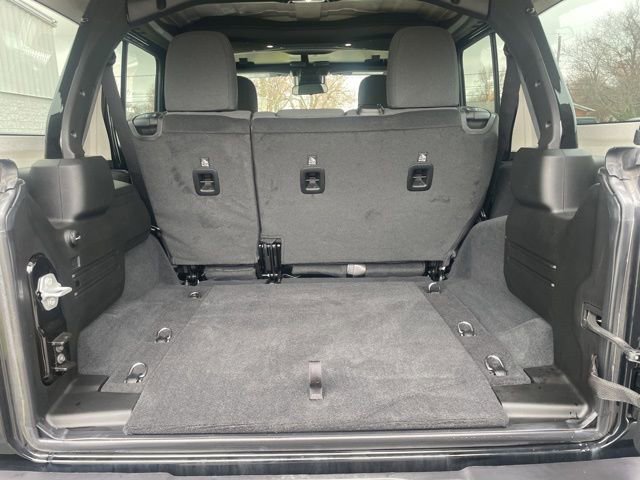 Used 2024 Jeep Wrangler Unlimited Sahara w/ Safety Group AWD/4WD image 12