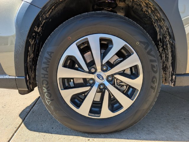 Used 2025 Subaru Outback Premium AWD/4WD image 12