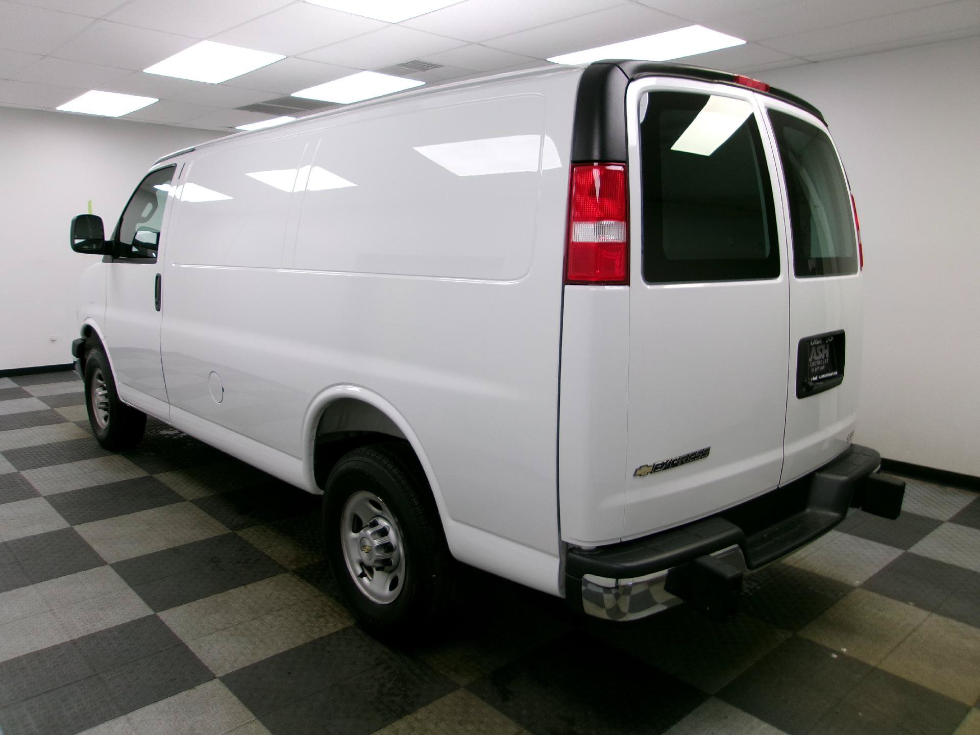 Used 2025 Chevrolet Express 2500 w/ Driver Convenience Package RWD image 2